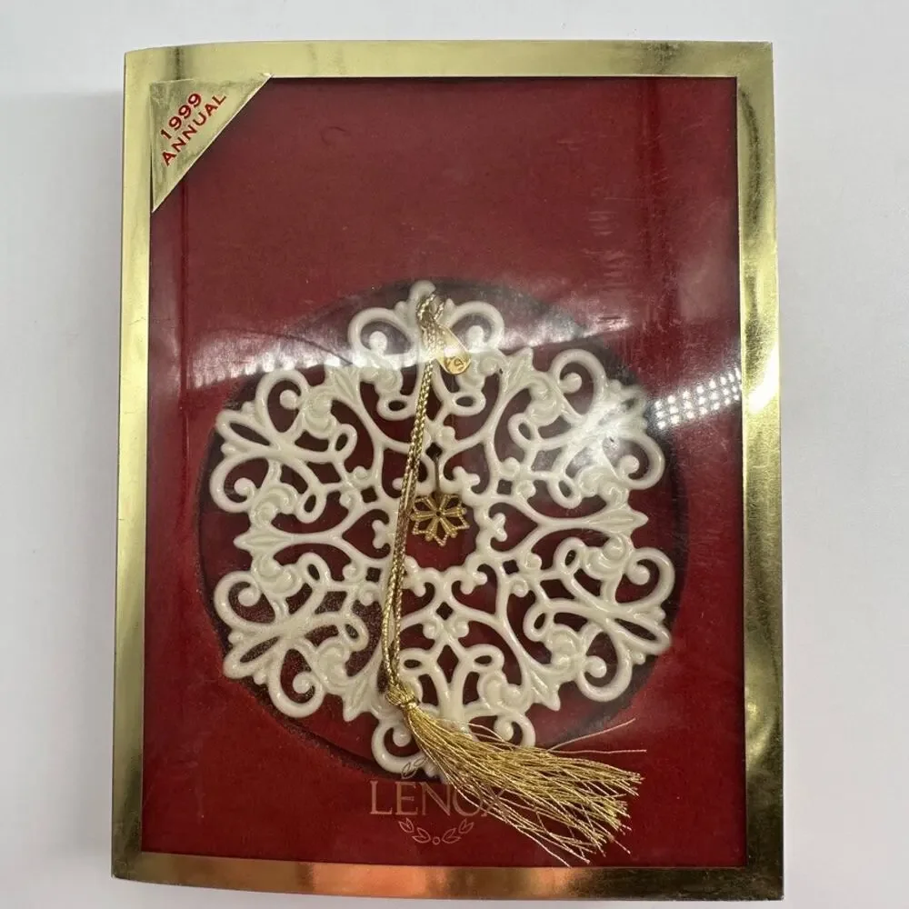 Lenox 1999 Annual Snow Fantasies Snowflake Ornament Porcelain Gold Tassel Box